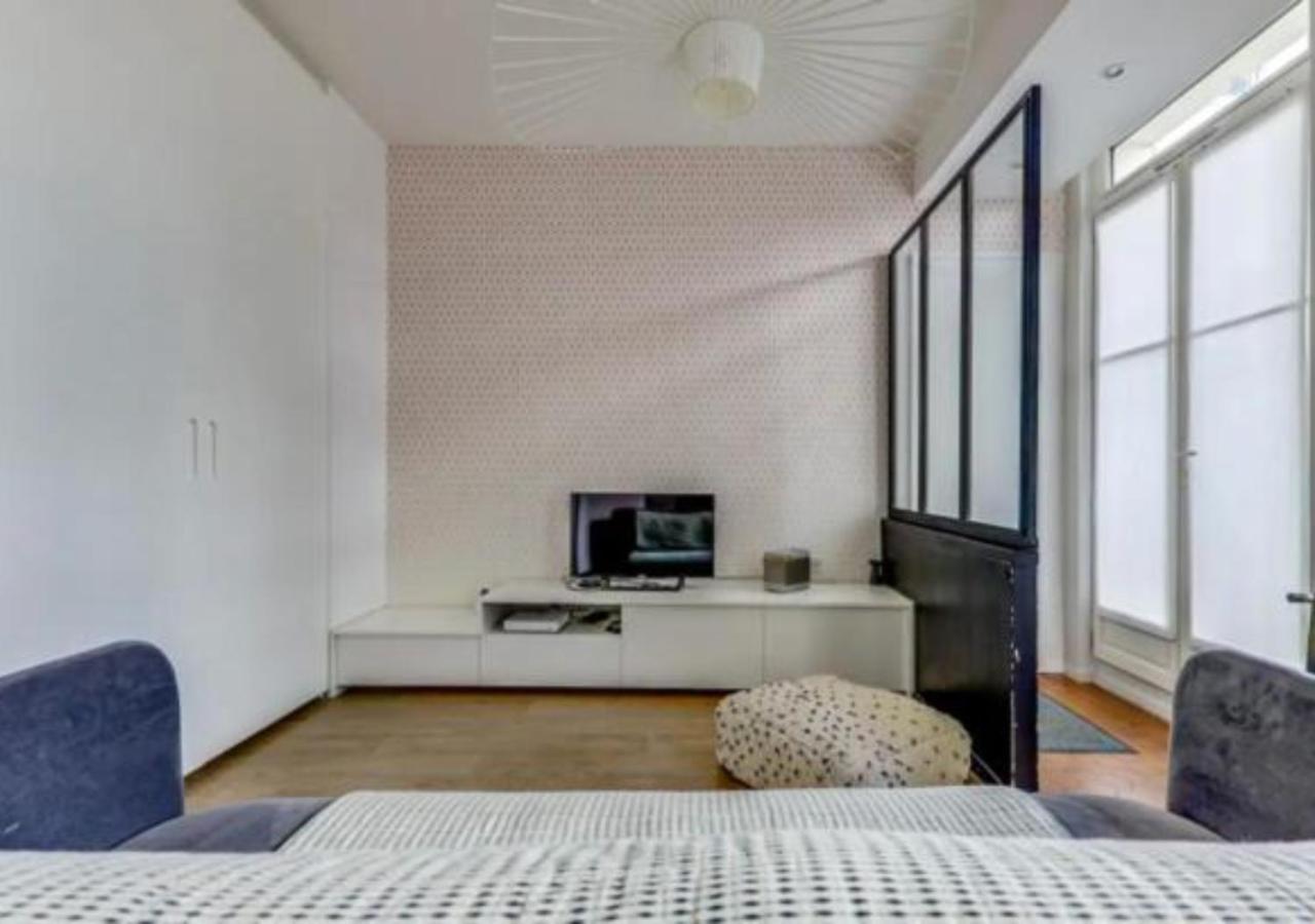 La Douce Nuit - Moderne - Elegant - Renove Appartement Parijs